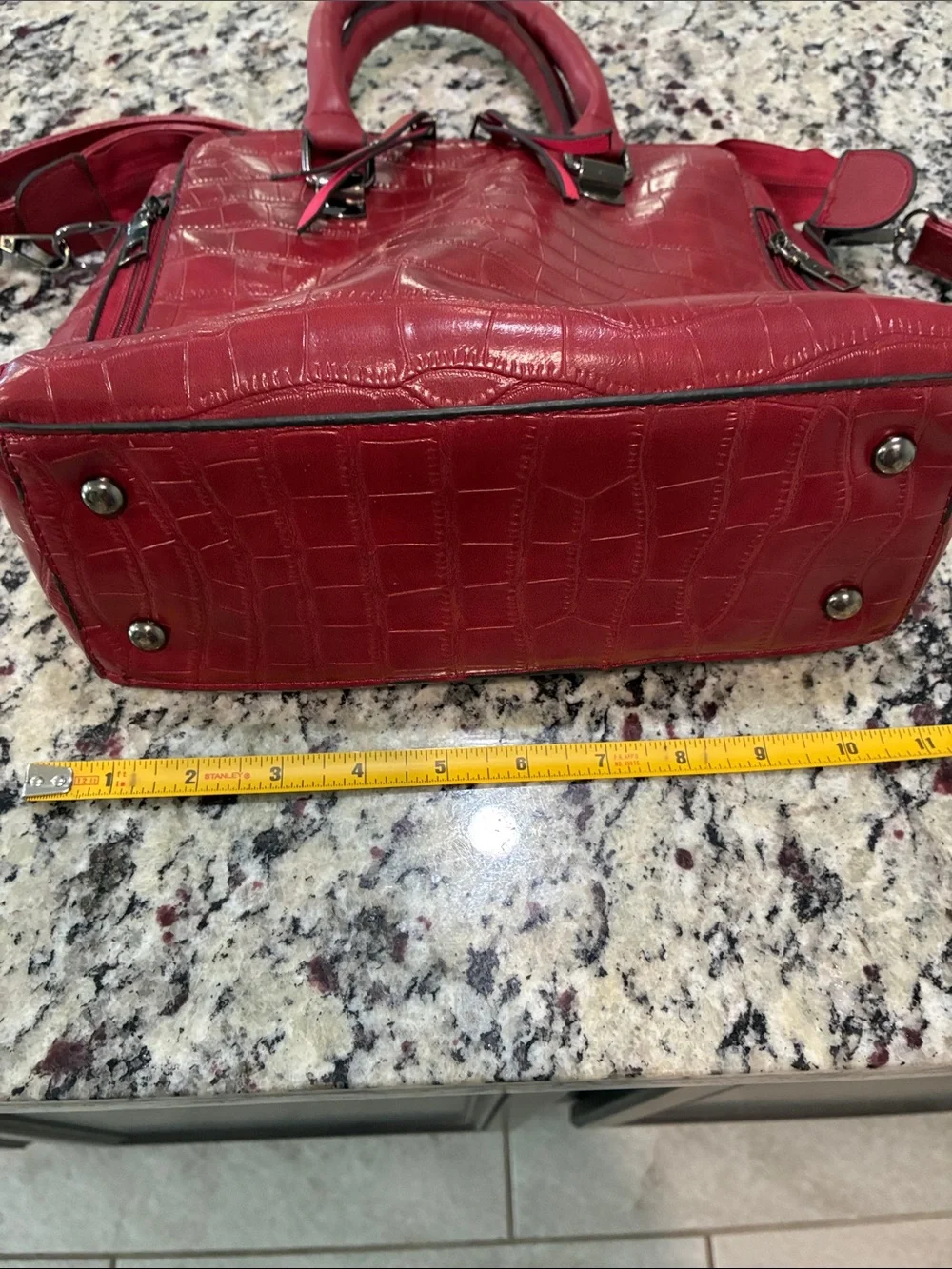 Red Croc-Embossed Women’s Shoulder Bag Two Font Zippers are not for storage